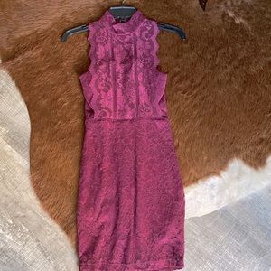 Beautiful maroon cocktail dress. Great for any dress up occasion!